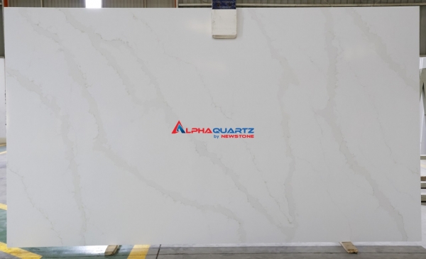 NQ9014 Royal Calacatta Gold